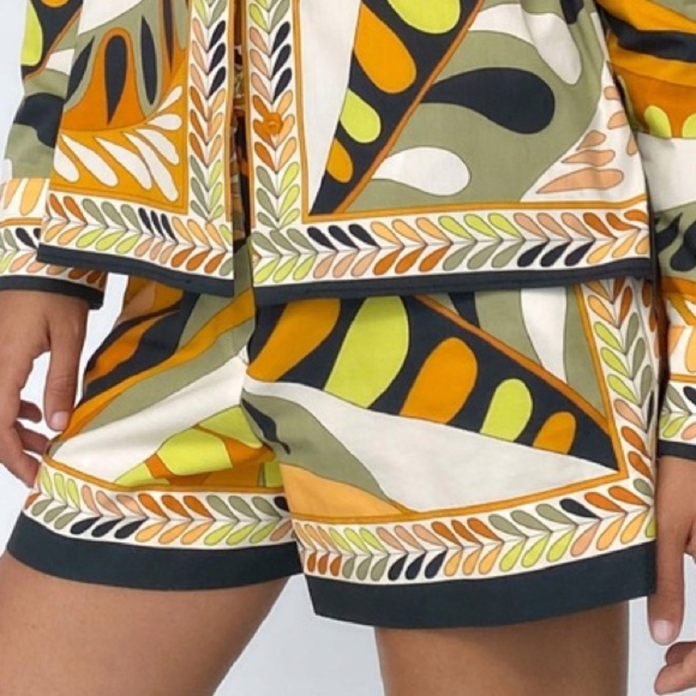 Not for sale ZARA Shorts Abstract Retro Print Shirt (item #A17)
